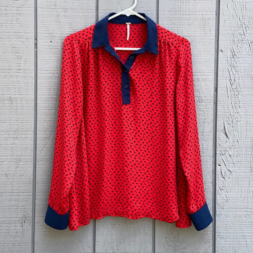 Free People retro 70s style red w/ navy horses size xs EUC button front placket